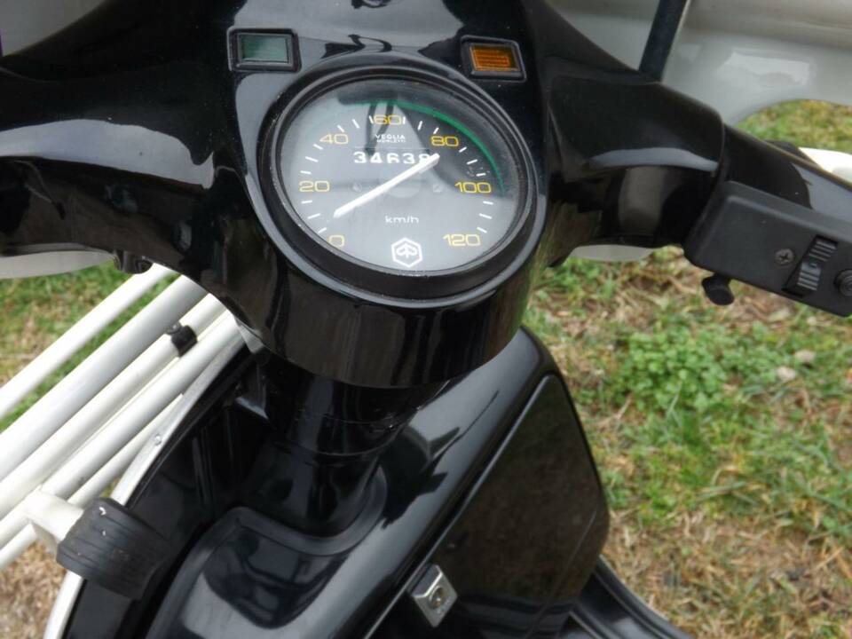 Bild 19/50 von Piaggio Vespa PX 125 E (1983)