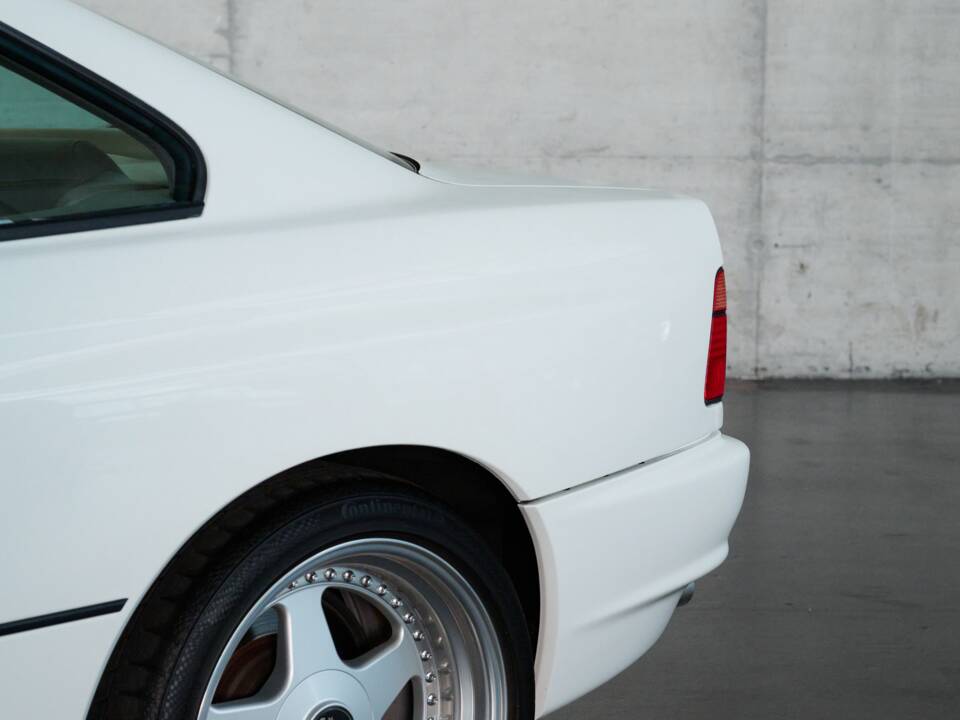Immagine 7/50 di BMW 850i (1990)