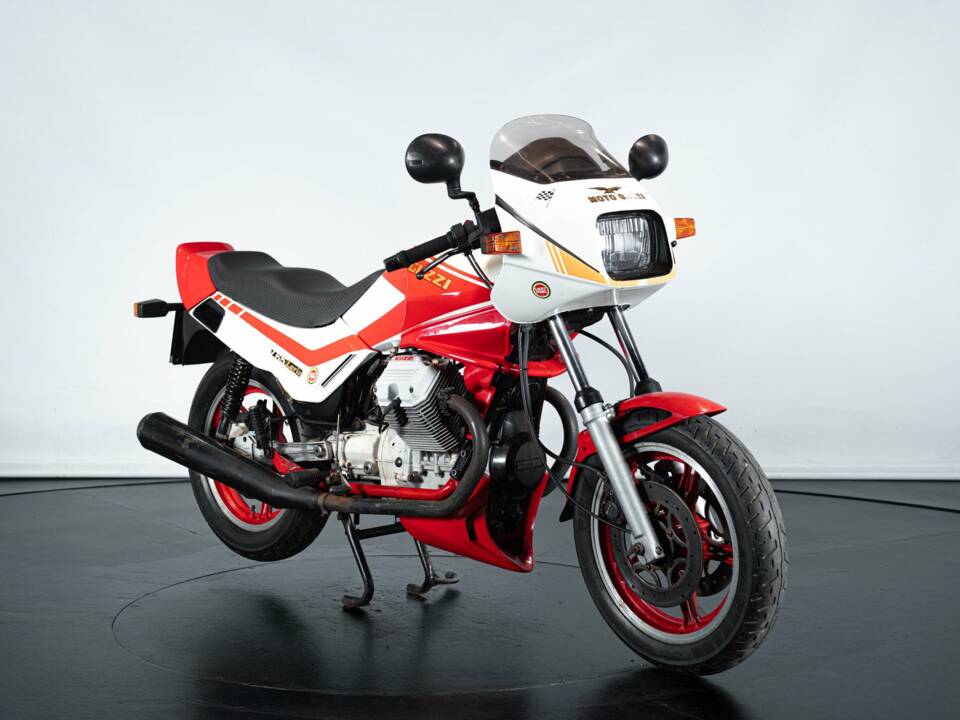 Image 5/33 of Moto Guzzi DUMMY (1990)