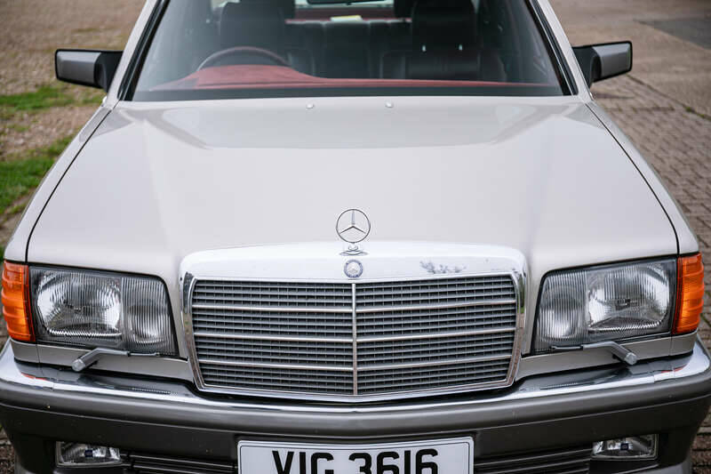 Image 17/50 de Mercedes-Benz 300 SE (1990)