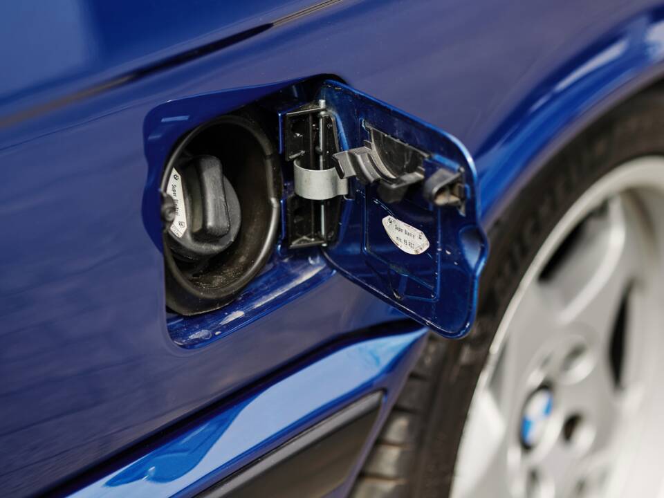 Immagine 33/74 di BMW M5 (1992)