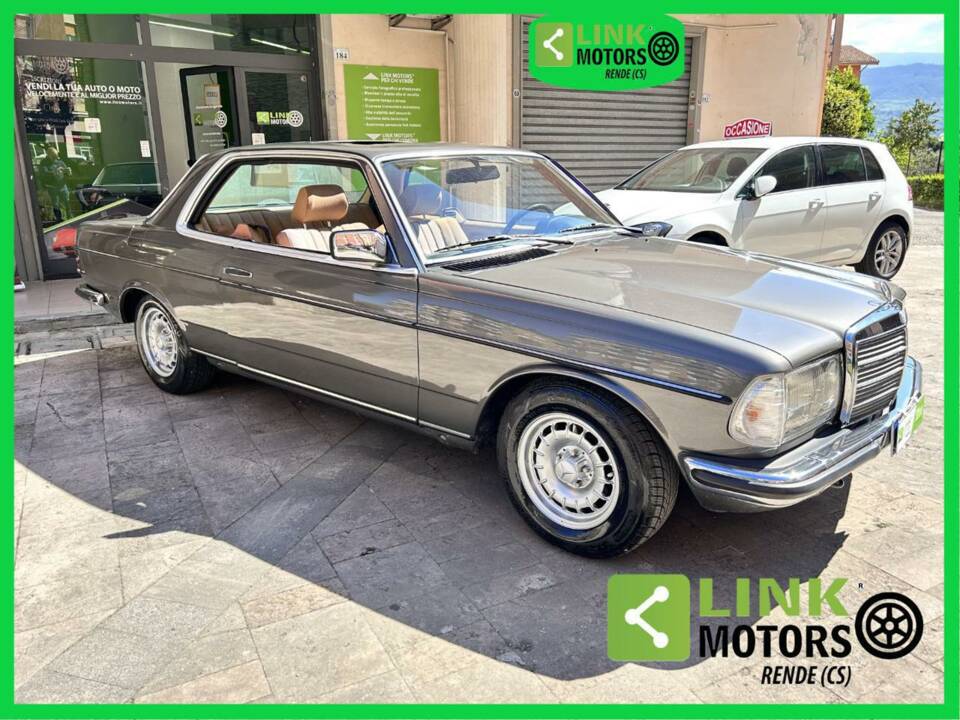 Image 8/10 of Mercedes-Benz 230 CE (1984)