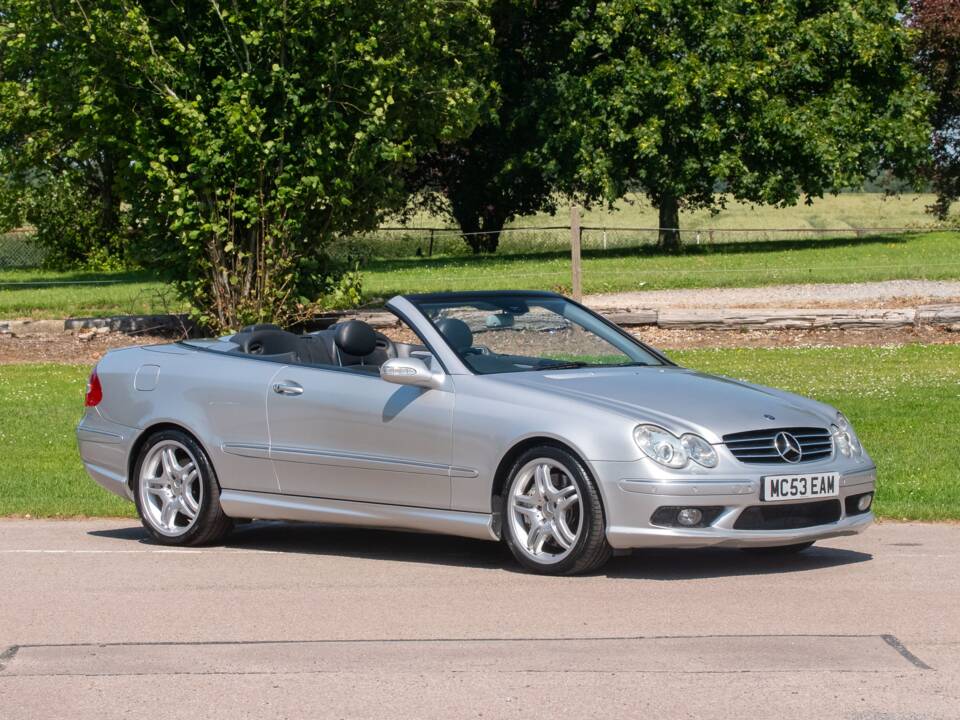 Image 7/50 of Mercedes-Benz CLK 55 AMG (2003)