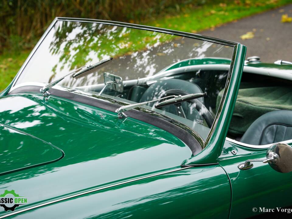 Image 36/59 of Austin-Healey 100&#x2F;6 (BN6) (1958)