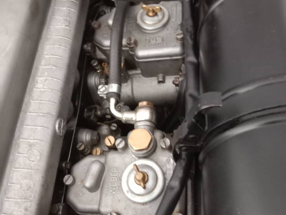 Image 15/25 of Alfa Romeo 1750 GT Veloce (1969)