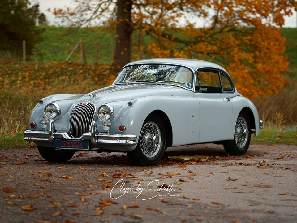 Image 3/31 of Jaguar XK 150 FHC (1958)