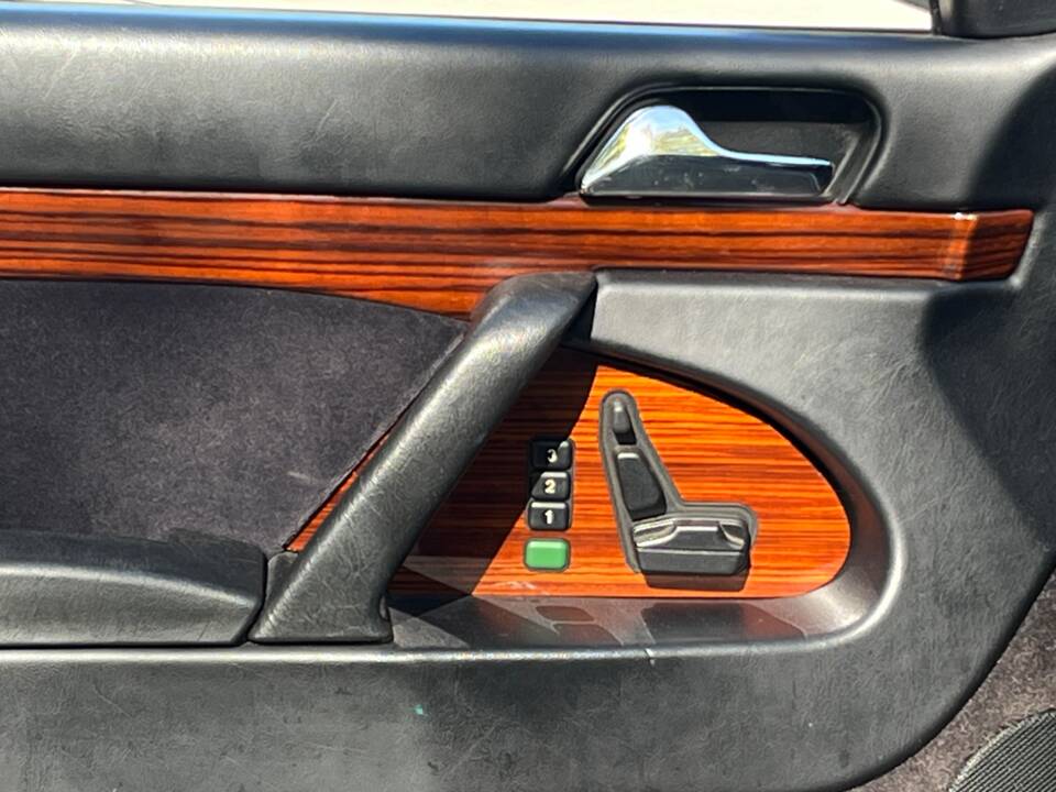Image 19/44 of Mercedes-Benz 400 SEL (1992)
