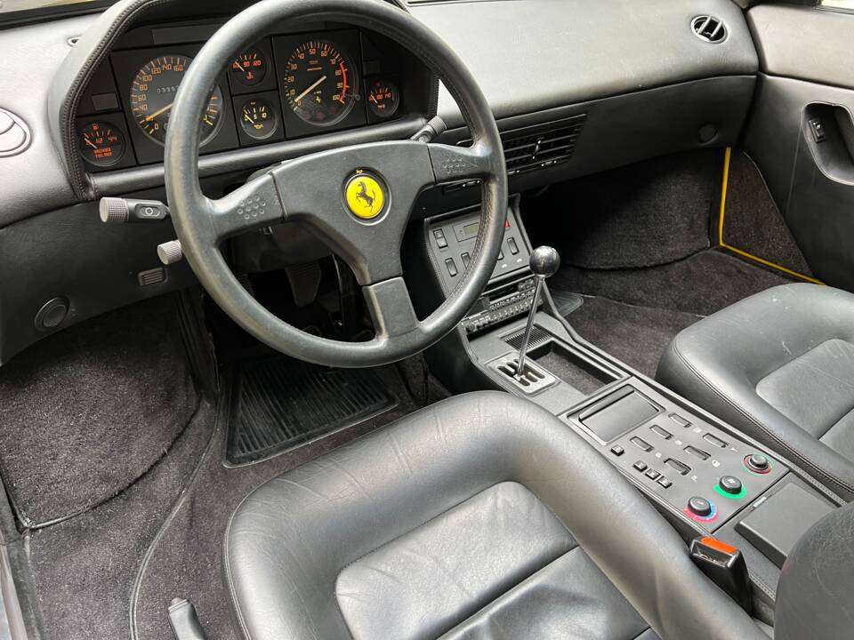 Image 15/18 of Ferrari Mondial T (1990)