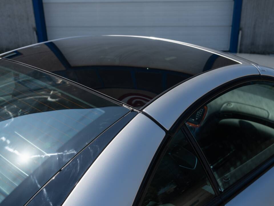 Image 14/86 de Mercedes-Benz SL 500 (2002)