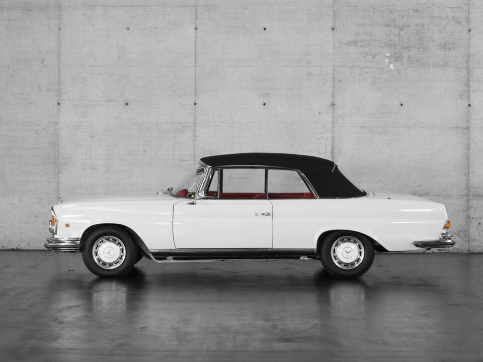 Image 7/50 of Mercedes-Benz 280 SE 3,5 (1969)