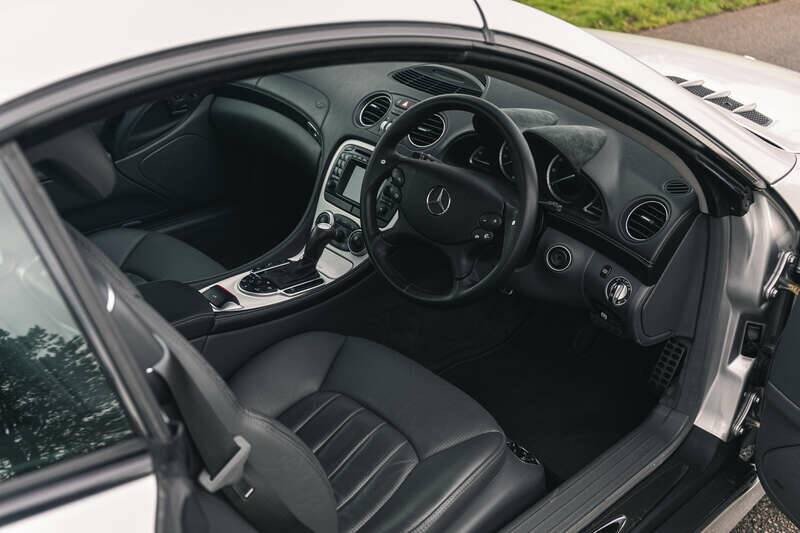 Image 2/7 of Mercedes-Benz SL 55 AMG (2004)
