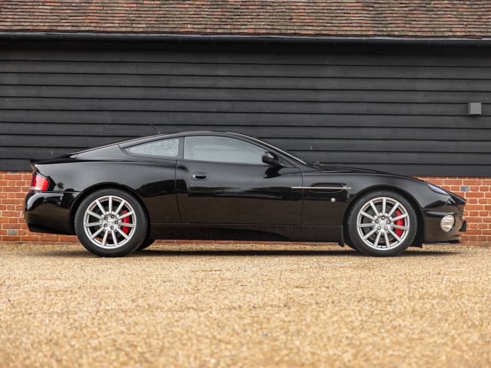 Bild 2/49 von Aston Martin V12 Vanquish S (2007)