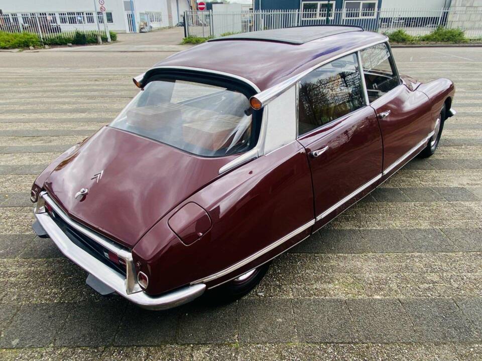 Image 12/50 of Citroën ID 19 (1967)