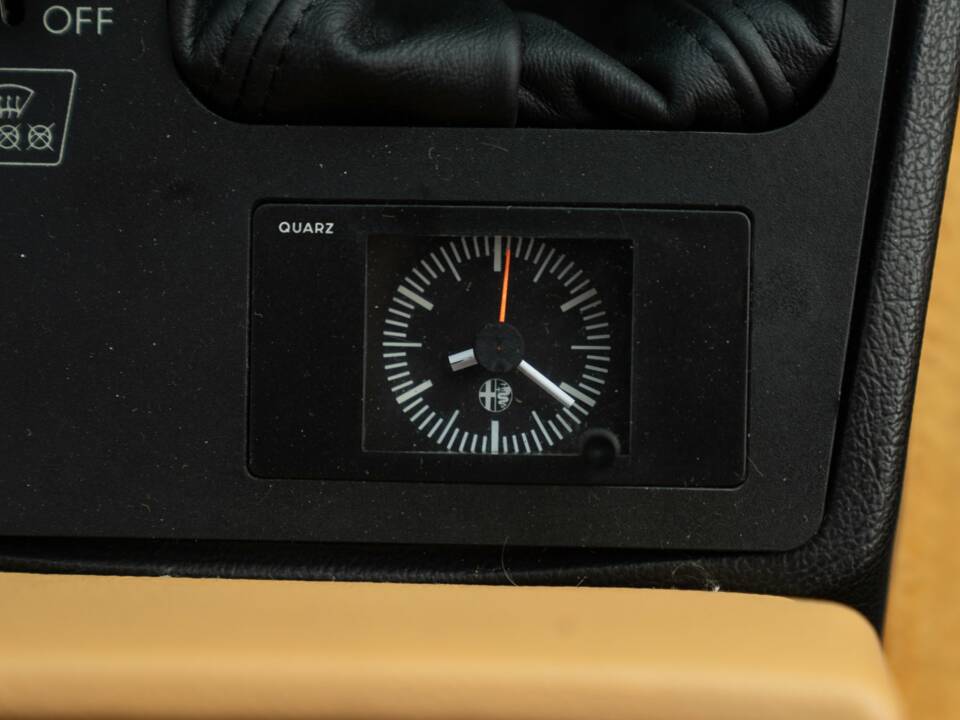 Image 36/50 of Alfa Romeo 2.0 Spider (1991)