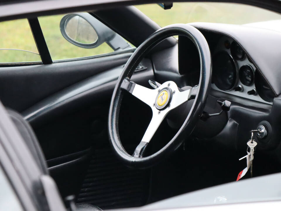 Image 17/50 of Ferrari 308 GTB (1977)