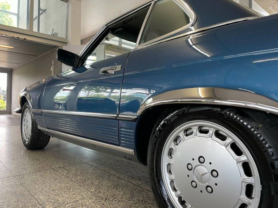 Image 8/19 of Mercedes-Benz 500 SL (1987)