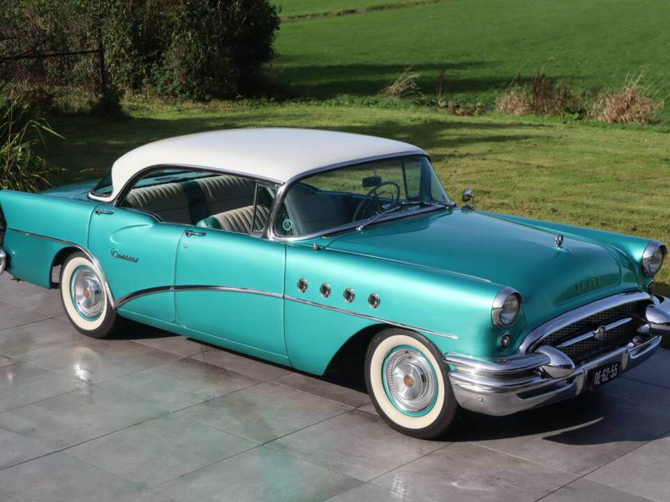 Image 17/50 of Buick 60 Century Riviera (1955)