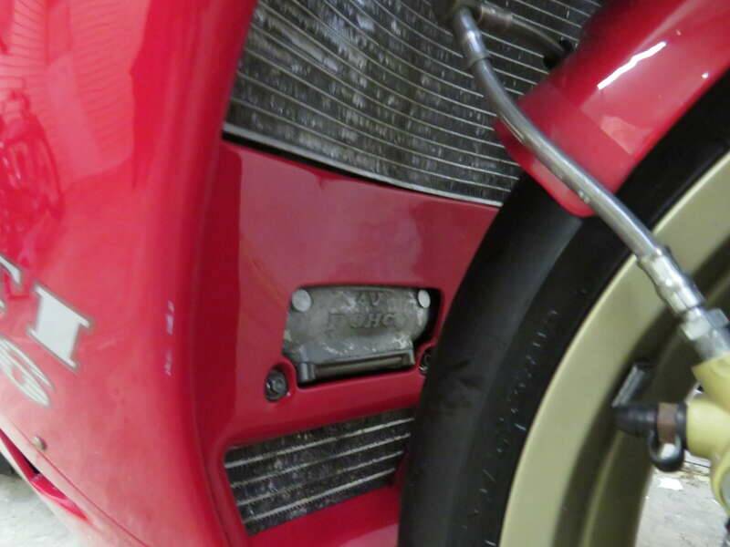 Bild 34/47 von Ducati 916 Strada (1994)