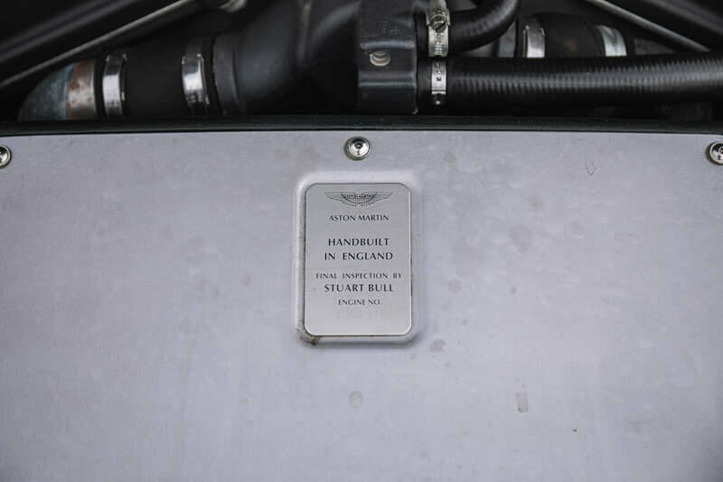 Image 12/44 of Aston Martin V12 Vanquish (2002)