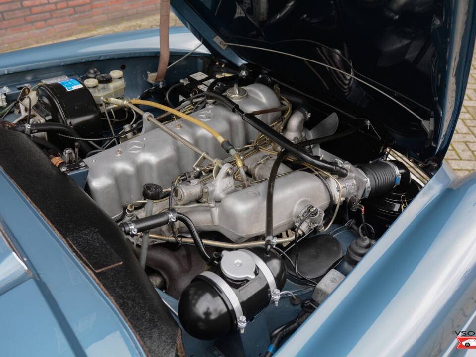 Image 19/26 de Mercedes-Benz 280 SL (1971)