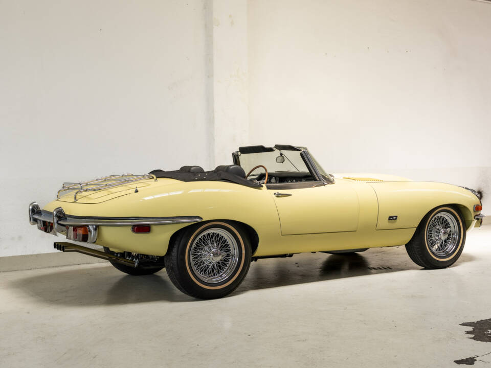 Immagine 6/32 di Jaguar E-Type (1969)