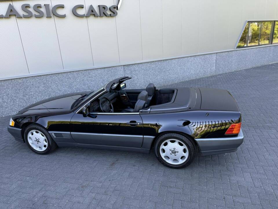 Image 7/46 of Mercedes-Benz SL 320 (1995)