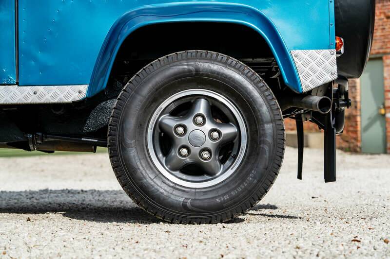 Bild 41/50 von Land Rover Defender 110 Turbo Diesel (1999)