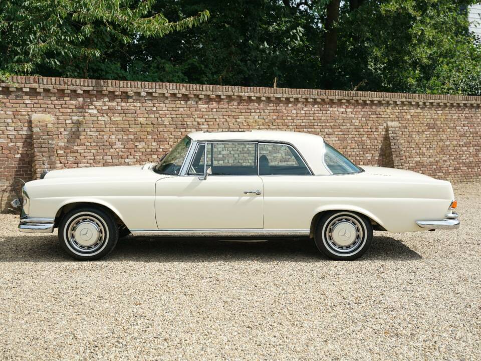 Immagine 16/50 di Mercedes-Benz 280 SE (1968)