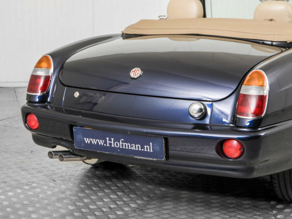 Bild 29/50 von MG RV8 (1993)