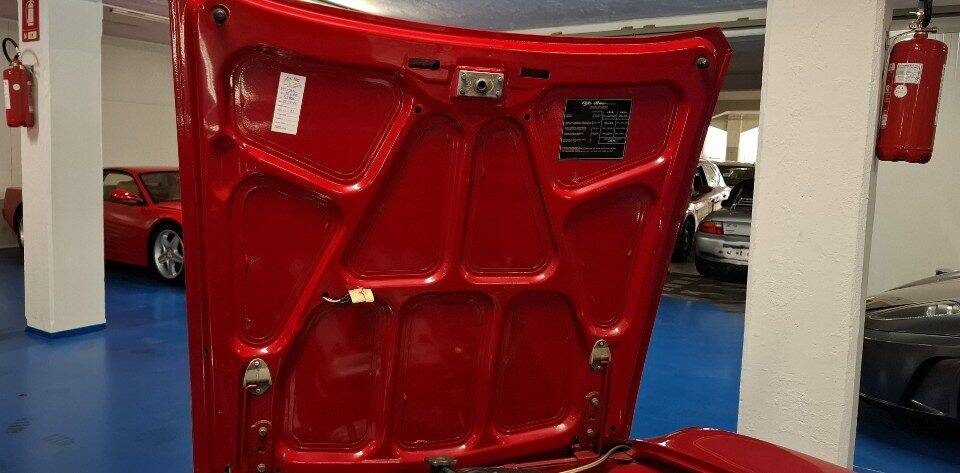 Image 14/32 of Alfa Romeo Giulia GT 1300 Junior (1974)
