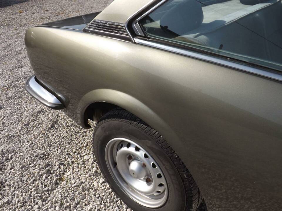 Bild 15/49 von Peugeot 504 Coupé (1981)