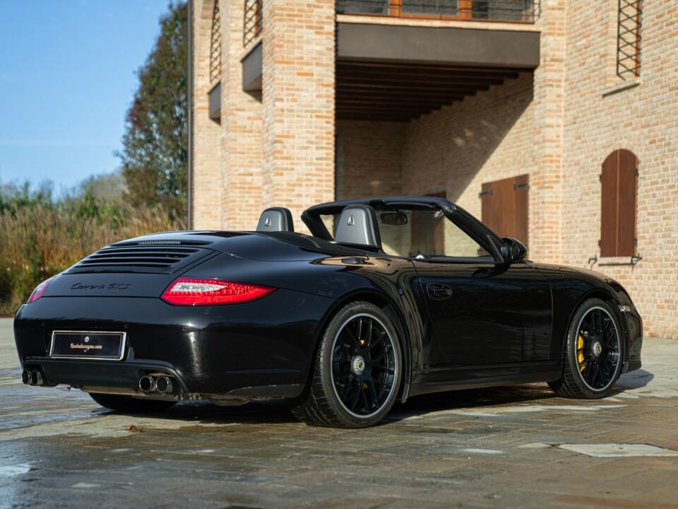 Immagine 13/50 di Porsche 911 Carrera GTS (2011)