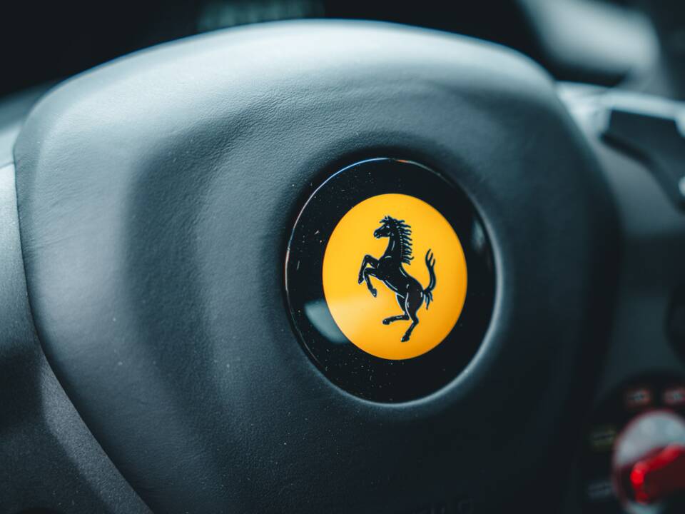 Image 32/56 of Ferrari 488 GTB (2020)
