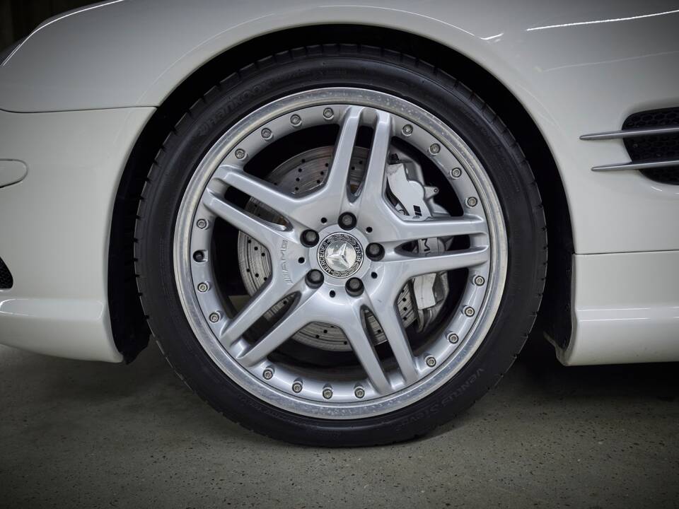 Image 48/99 de Mercedes-Benz SL 55 AMG (2005)