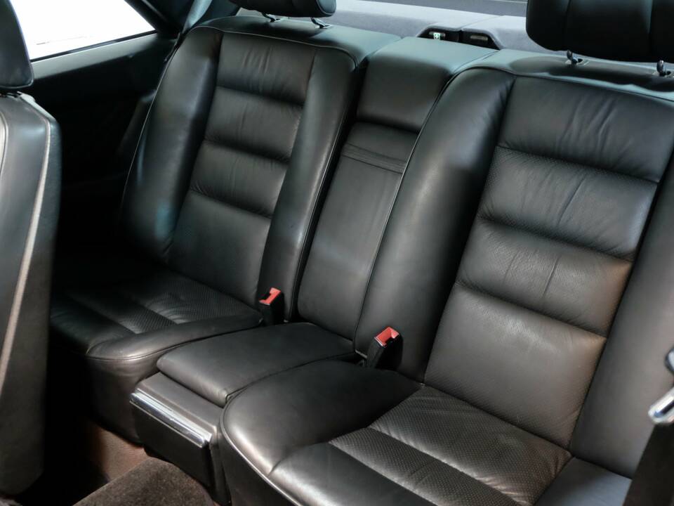 Image 15/34 of Mercedes-Benz 500 SEC (1991)