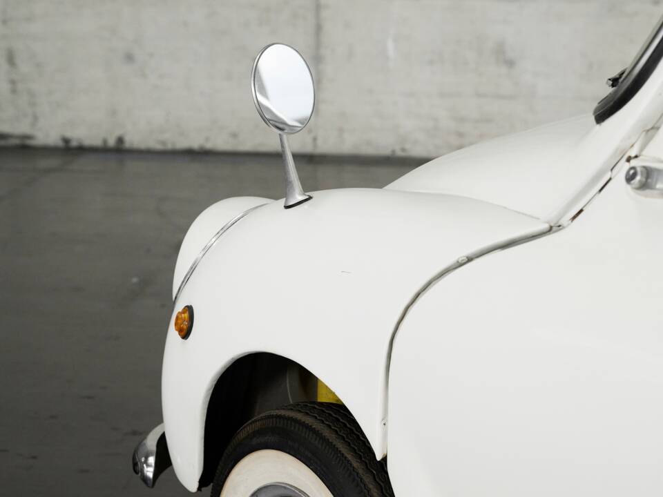 Image 19/48 of Subaru 360 (1970)