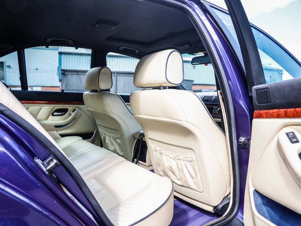 Bild 38/50 von ALPINA B10 V8 (2000)