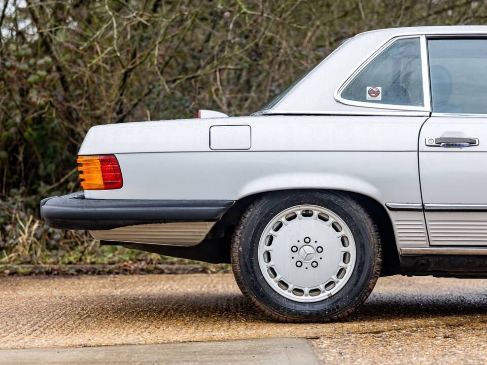 Image 14/31 of Mercedes-Benz 560 SL (1987)