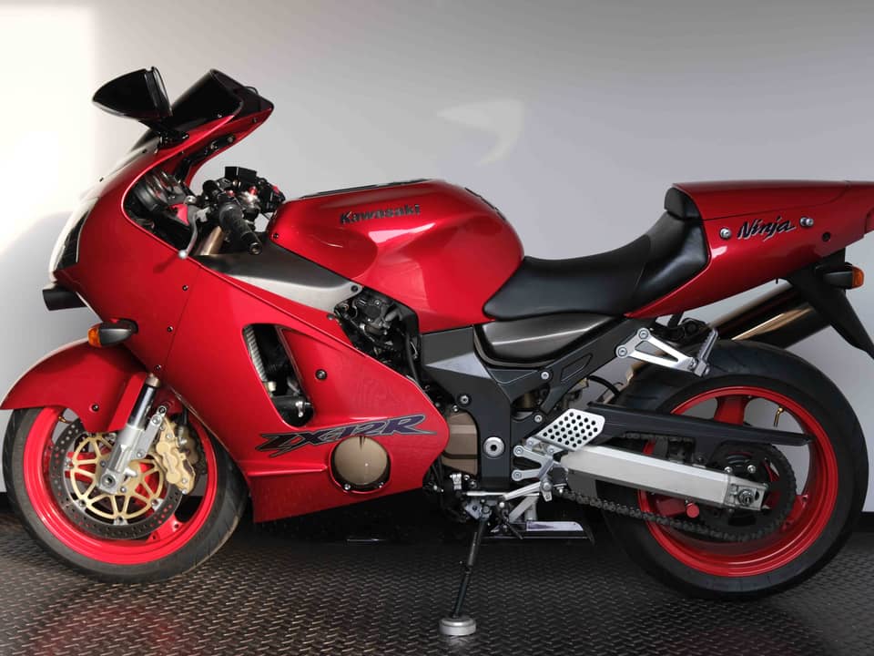 Image 91/91 of Kawasaki Ninja 1200 ZX-12R (2000)