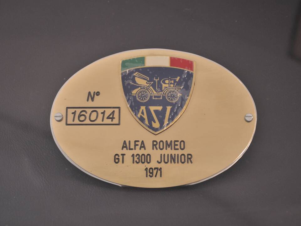 Bild 2/30 von Alfa Romeo Giulia GT 1300 Junior (1971)