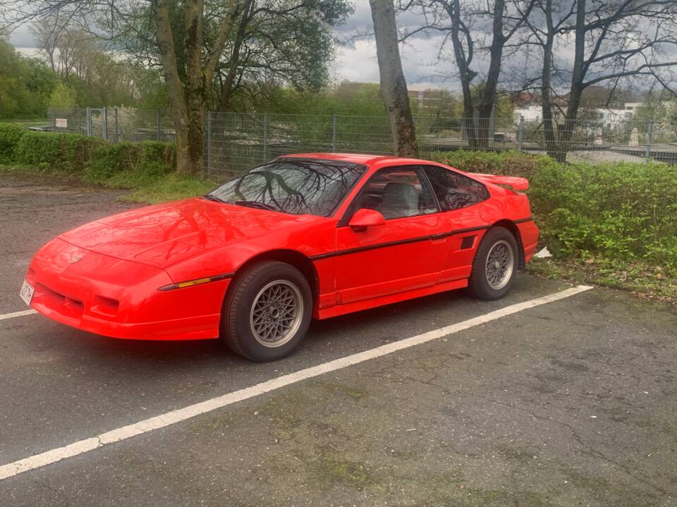 Image 3/55 of Pontiac Fiero GT (1988)