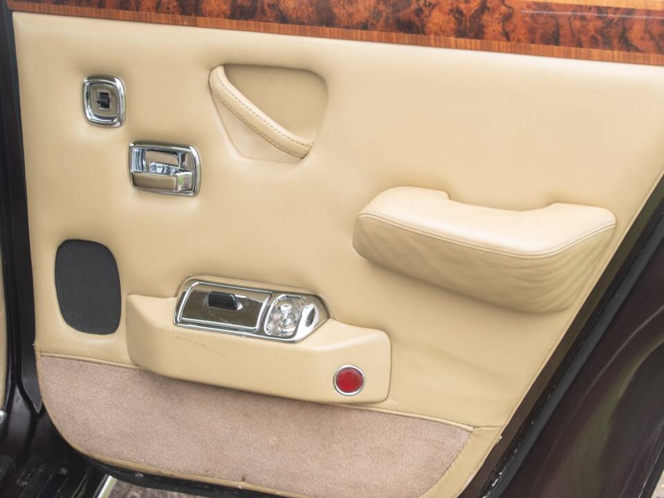 Image 37/50 of Rolls-Royce Silver Shadow I (1972)