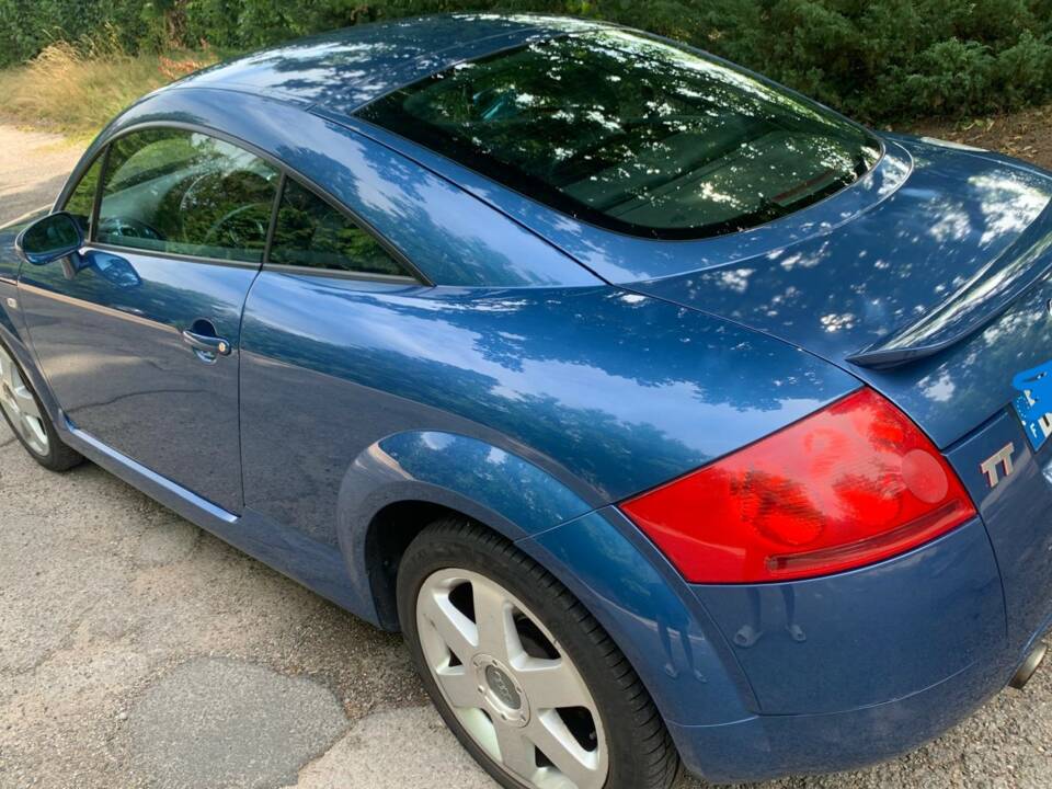 Image 62/72 of Audi TT 1.8 T (2000)