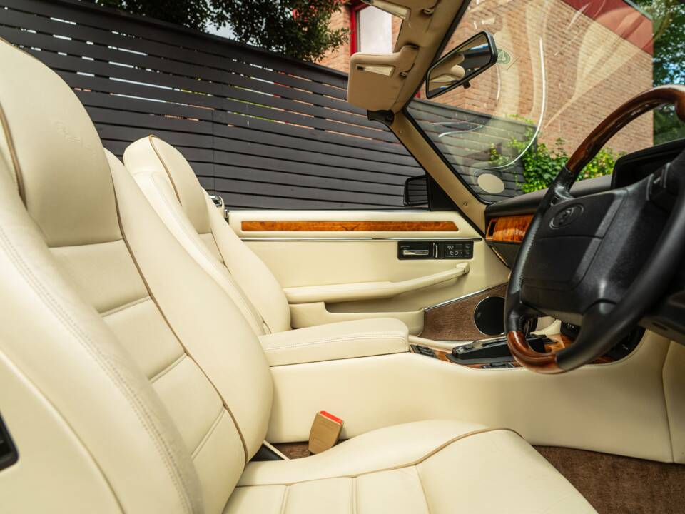 Imagen 34/61 de Jaguar XJS 4.0 Celebration (1995)