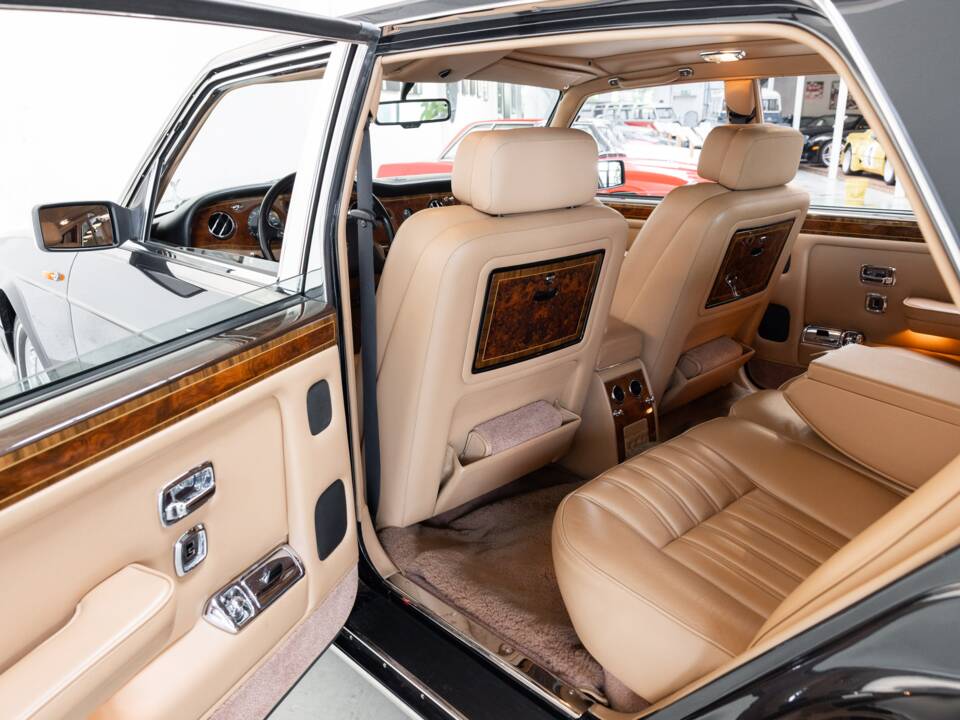 Image 19/32 de Rolls-Royce New Silver Spur (1996)