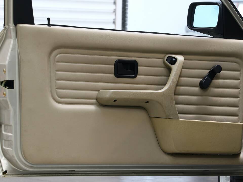 Afbeelding 21/40 van BMW 318i (1987)
