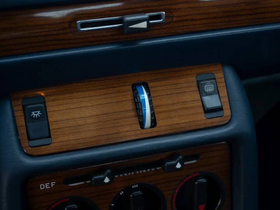 Image 50/62 of Mercedes-Benz 280 CE (1982)