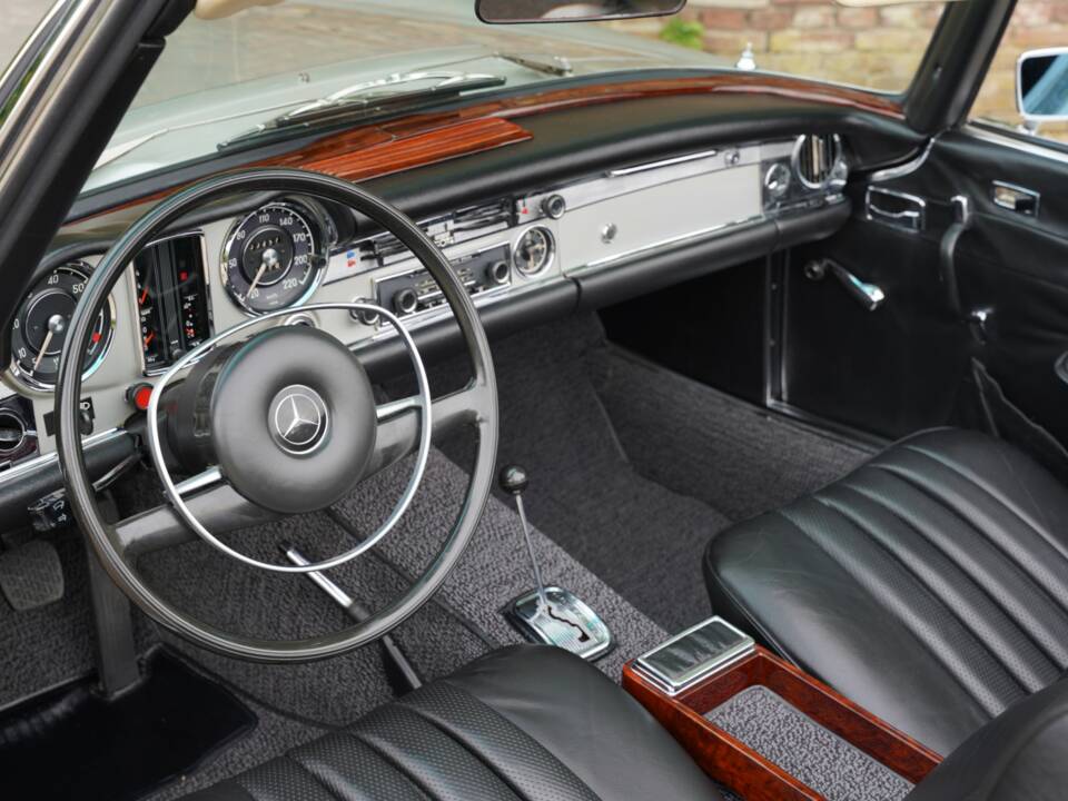 Imagen 35/50 de Mercedes-Benz 280 SL (1969)