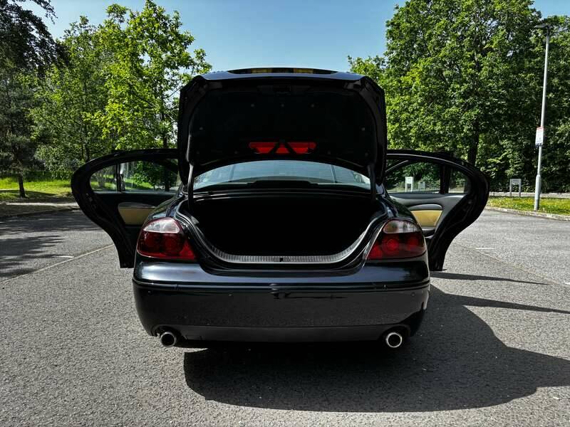 Bild 21/50 von Jaguar S-Type 4.2 V8 R (2004)