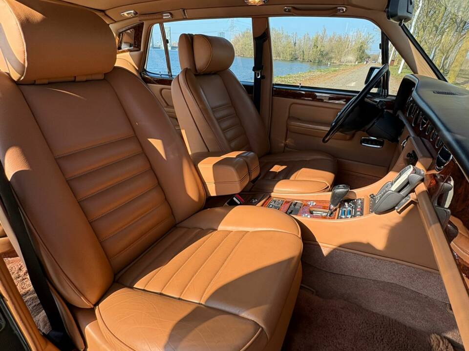 Image 31/33 of Bentley Turbo R lang (1992)